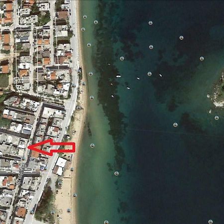 White Apartment 70M From The Sea Nea Peramos  Ngoại thất bức ảnh